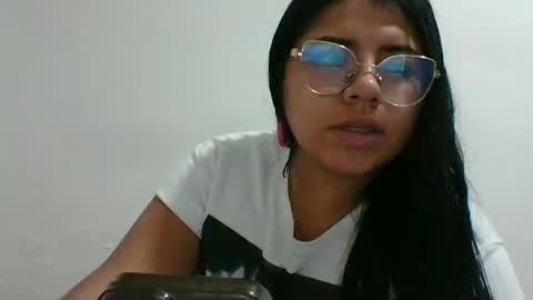 Snapshot of kimmy_kimmy_ chatting on February 5, 6:37 pm Kimmy online show from February 5, 6:37 pm