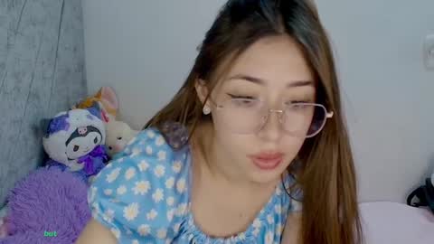 Snapshot of kimmy_veggaa chatting on October 5, 11:01 pm kimm online show from October 5, 11:01 pm