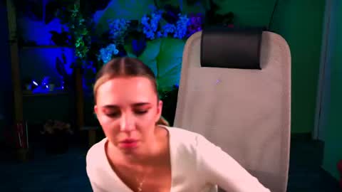 kimporins online show from April 15, 12:41 pm