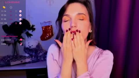 Hazel online show from December 19, 7:53 pm