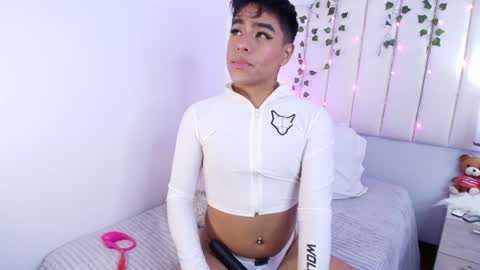 king  help me reach 100 likes online show from January 3, 1:59 am