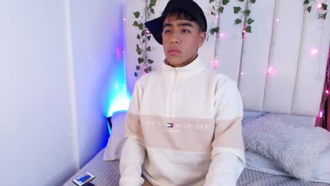 king  help me reach 100 likes online show from January 4, 2:56 am