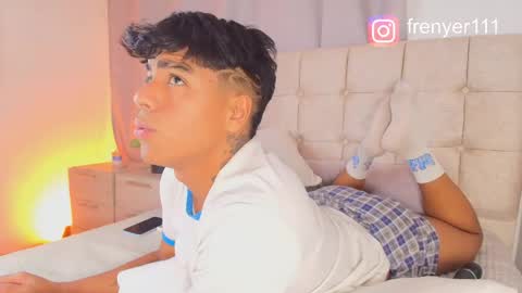 king  help me reach 100 likes online show from May 16, 2:08 am