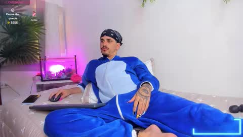 king voy online show from October 7, 11:01 pm