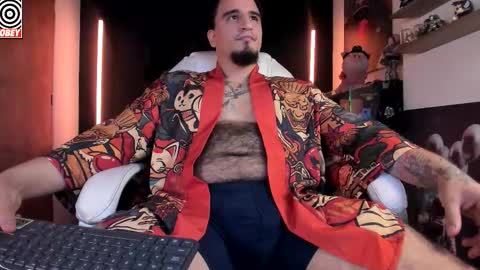 King Bear online show from March 20, 1:32 am