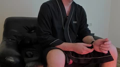 The King online show from February 19, 1:50 pm