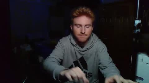 Master  King Tommy online show from December 18, 6:31 am