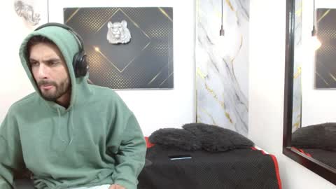 KING  online show from April 6, 4:10 am