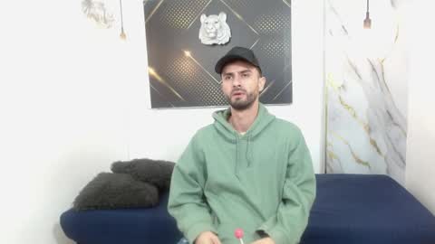 KING  online show from April 19, 3:07 am