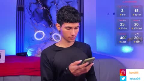  A L E X  online show from November 28, 4:53 am