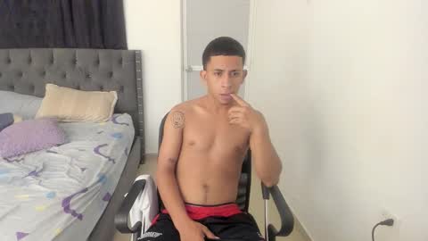 Snapshot of kings_latins chatting on October 11, 7:35 am DOMINANT ALPHA KINGS online show from October 11, 7:35 am