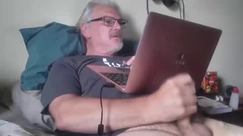 kingtongue10 online show from April 24, 9:50 pm