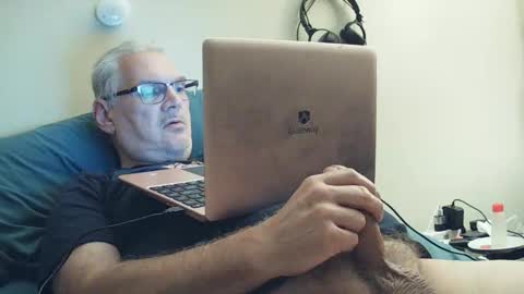 kingtongue10 online show from October 11, 10:31 am