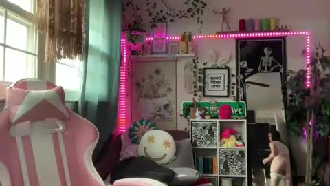 Snapshot of kinkilexixxx chatting on February 27, 2:54 pm Lexi Onlyfans  online show from February 27, 2:54 pm