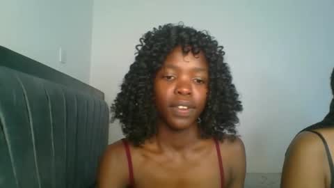 Snapshot of kinky_aria chatting on October 19, 5:28 pm kinky_aria online show from October 19, 5:28 pm