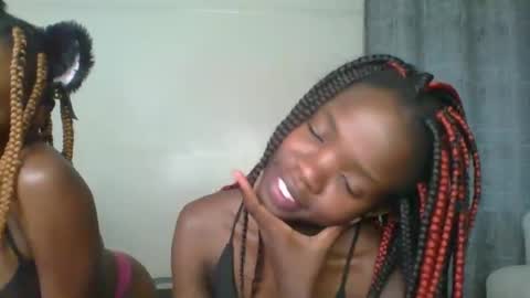 Snapshot of kinky_aria chatting on September 28, 3:48 am kinky_aria online show from September 28, 3:48 am