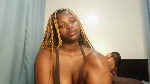 Lola online show from October 29, 1:02 pm