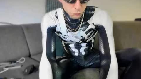 Snapshot of kinky_spidey chatting on November 1, 1:54 pm kinky_spidey online show from November 1, 1:54 pm