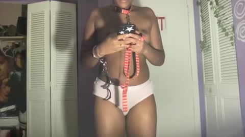 Bunniii online show from December 6, 10:44 am