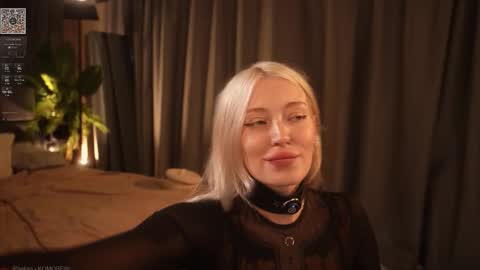 Snapshot of kinkylina_ chatting on October 8, 1:06 pm kinkylina_ online show from October 8, 1:06 pm