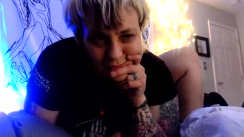 Snapshot of kinkypinkyplay2 chatting on February 11, 7:54 am Kinky Pinky online show from February 11, 7:54 am