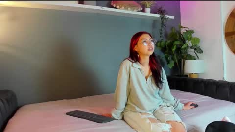 kira_exe online show from February 16, 12:03 pm