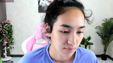 Aura online show from October 21, 2:49 am