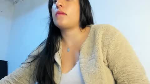 kira_stormm online show from November 9, 4:32 pm