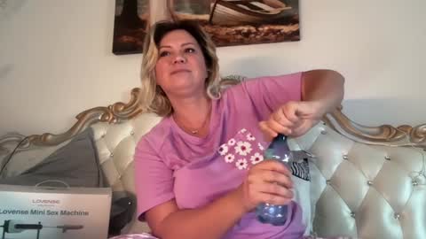 KiraDivine online show from October 28, 2:51 pm