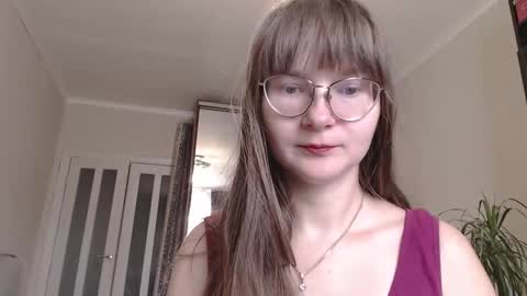 KiraGoldens online show from September 13, 7:11 am