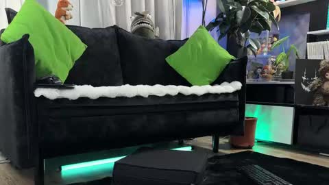 Kira    online show from April 3, 7:54 pm