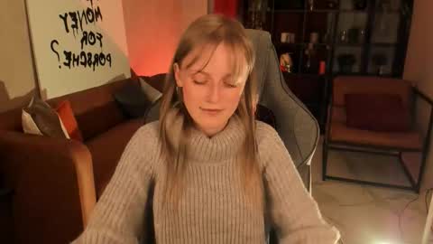 Kira online show from September 26, 6:05 pm