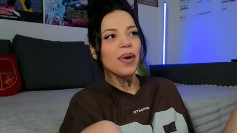 Kira online show from April 13, 4:00 pm