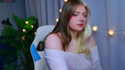 Kira online show from January 8, 2:56 pm