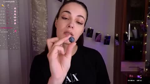 Kira cute online show from November 18, 9:29 pm