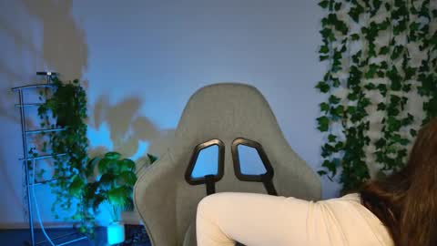 kiravair online show from April 1, 11:11 am