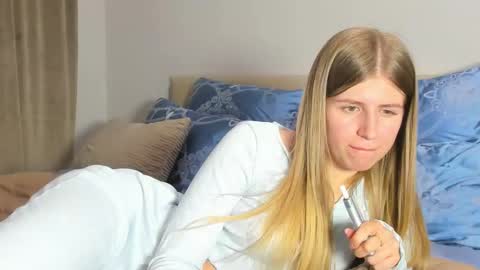 Kira online show from March 13, 5:49 pm