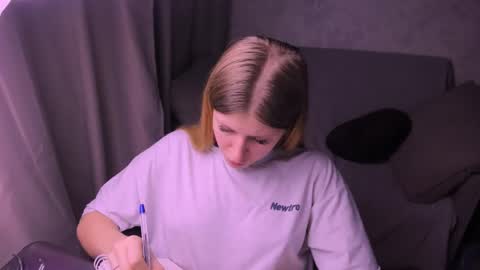 Snapshot of kirraa_ chatting on February 2, 12:40 am Kira online show from February 2, 12:40 am