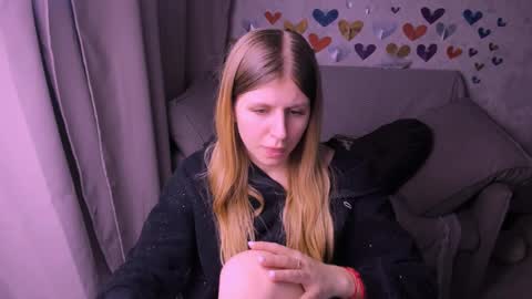 Snapshot of kirraa_ chatting on February 14, 11:42 pm Kira online show from February 14, 11:42 pm