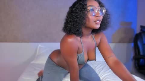 kishalove_ online show from November 1, 10:47 am