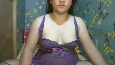 Snapshot of kiss_me_loves chatting on January 30, 9:25 am kiss_me_loves online show from January 30, 9:25 am