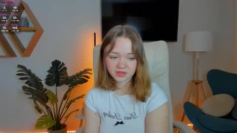 Kiss Moon online show from February 24, 7:17 pm