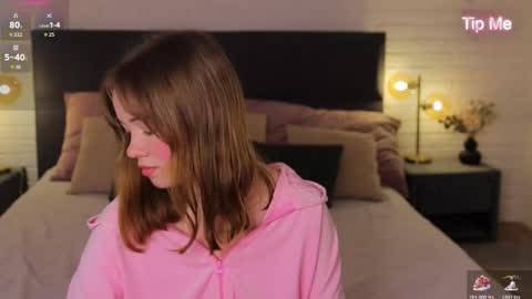 Kiss Moon online show from February 5, 8:12 pm