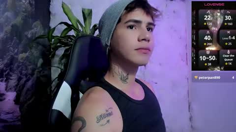 kiss_whitee online show from February 14, 8:28 am