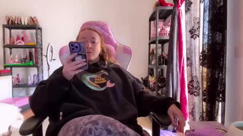 kissica online show from December 2, 11:19 am