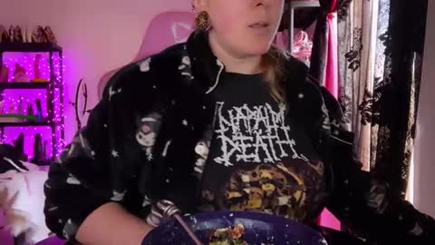 kissica online show from February 12, 2:42 pm