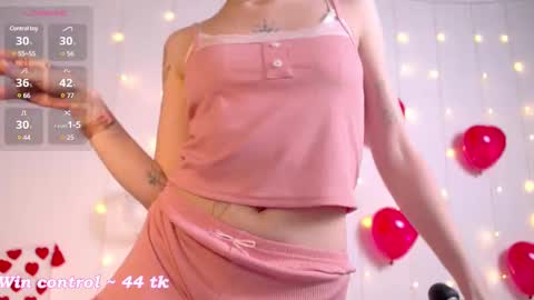 Snapshot of kisskiss_muah chatting on February 18, 5:20 pm Kate online show from February 18, 5:20 pm