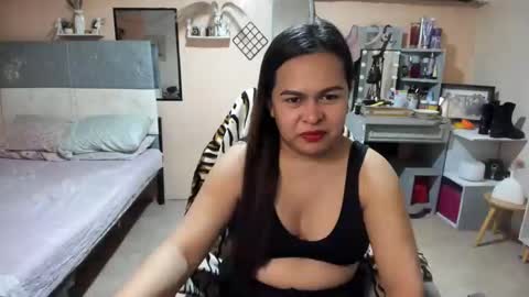 kissmeloves online show from February 13, 9:01 am