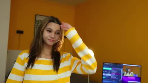 Snapshot of kissmesloww chatting on October 10, 3:51 pm Snezhana online show from October 10, 3:51 pm