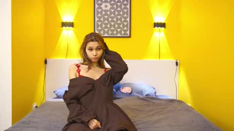Snapshot of kissmesloww chatting on September 23, 12:43 pm Snezhana online show from September 23, 12:43 pm